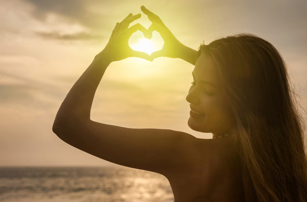 Your End-of-Summer Skincare Reset: Why Vitamin C is Your Post-Sun Essential